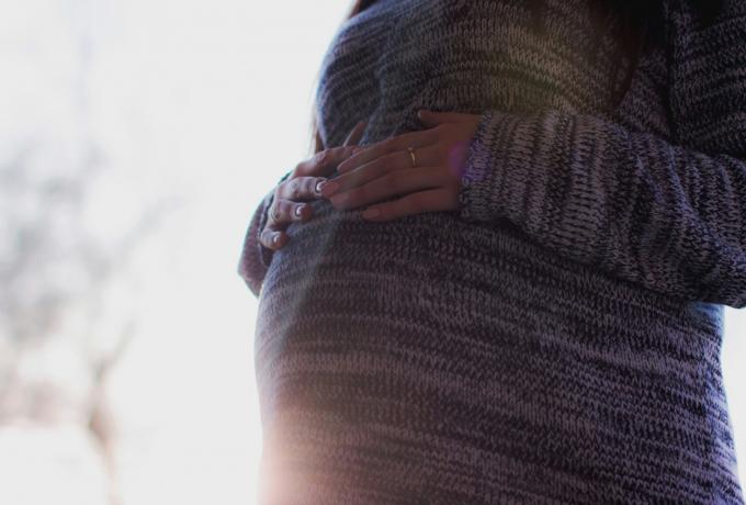 Ιστορικό ορόσημο: Η πρώτη εγκυμοσύνη με τεχνητή νοημοσύνη